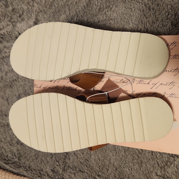 [NWT] Kensie Elena Sandals - Size 8 - Picture 3 of 5